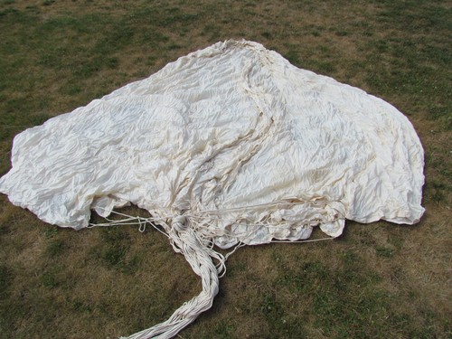 Luftwaffe pilot parachute - pilot,